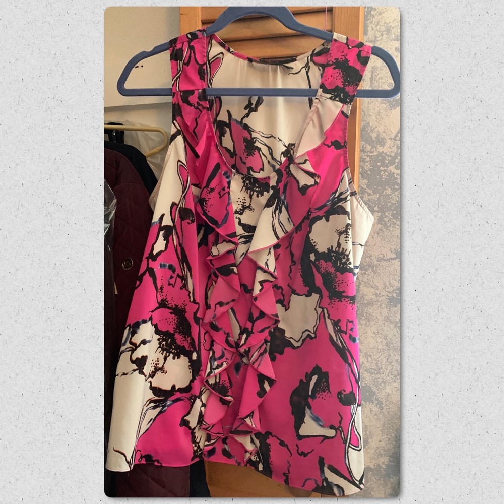 Sleeveless blouse sz large